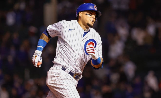 Javier Baez lost track of outs while running the bases in the Cubs' loss to Cleveland.